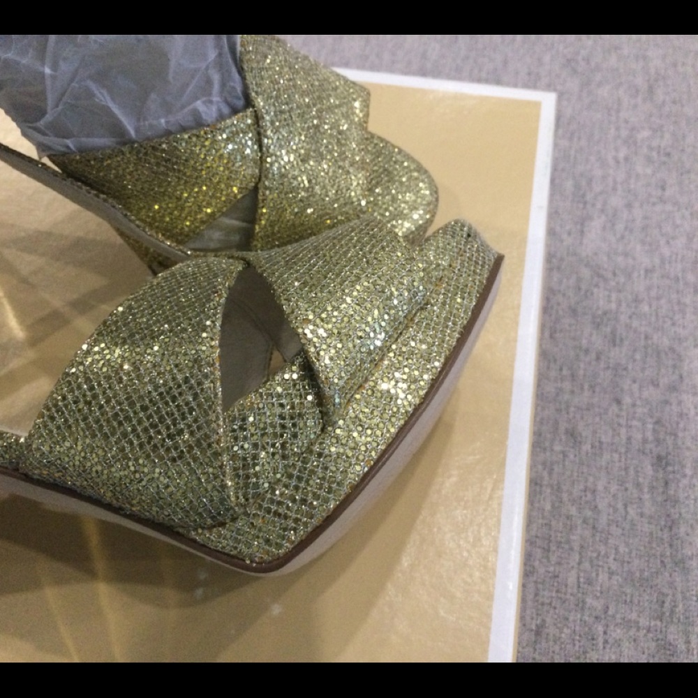 Micheal Kors Gold Diana T-Strap Heels - Picture 5 of 11